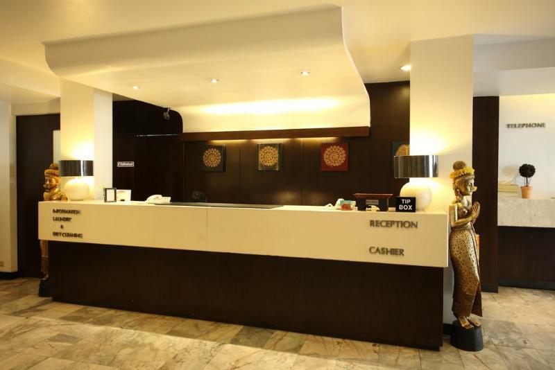 レノ ホテル バンコク都 エクステリア 写真
